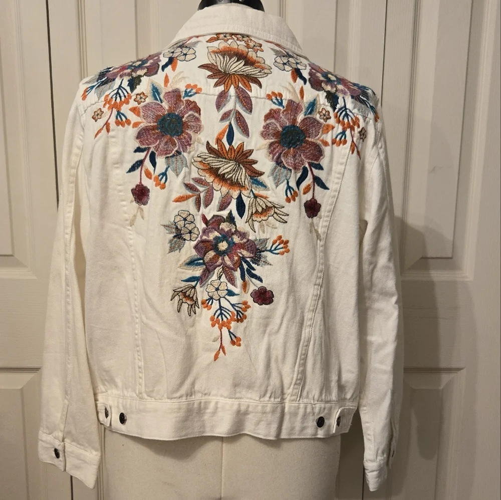 Johnny Was White Denim Jacket with Multicolor Floral Embroidery - Picture 4 of 7